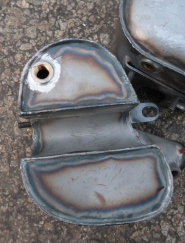 Foto k článku Olejové nádržky pro Francouzský motocykl Terrot