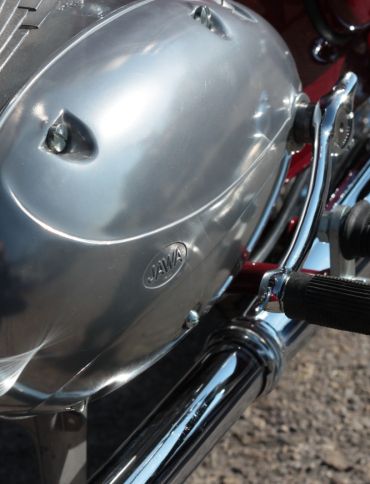 Foto k článku JAWA 350/354