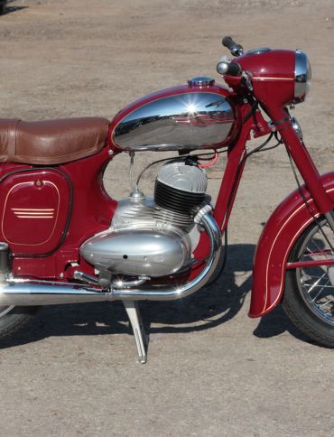 Foto k článku JAWA 350/354